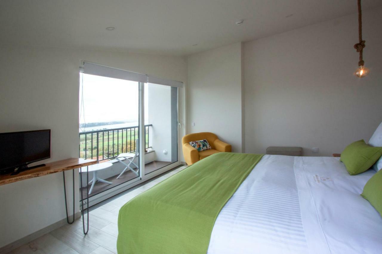 Hillside House Suites & Spa Фош-ду-Арелью Экстерьер фото